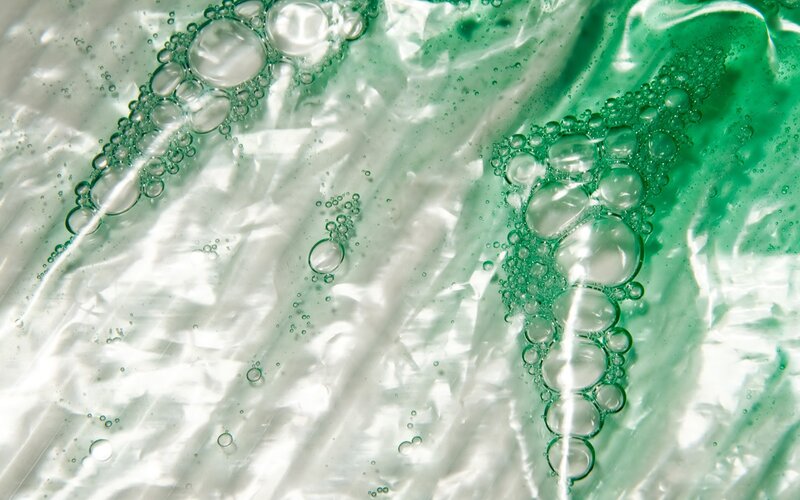 Green Liquid with Bubbles — Calm, Photograph, Light