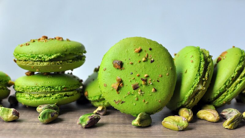 Green Macarons with Pistachios — Calm, Photograph