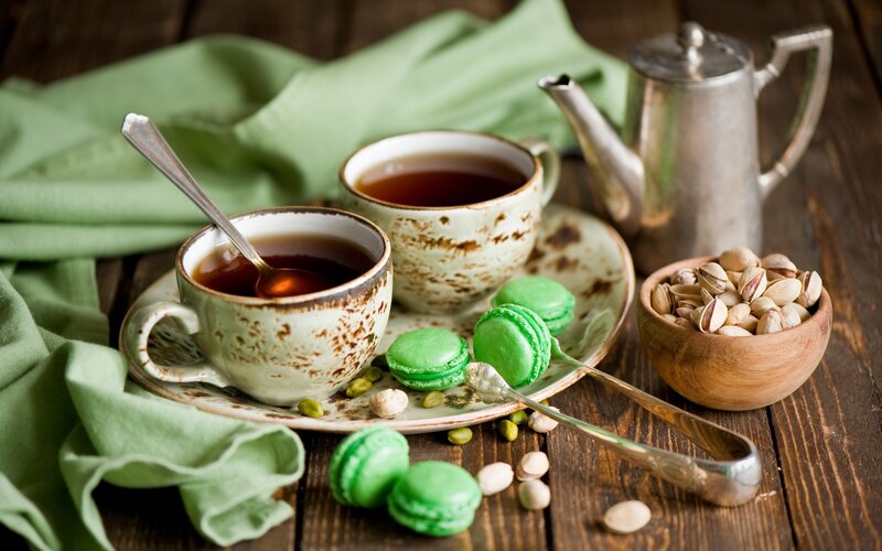 Green Macarons with Tea — Calm