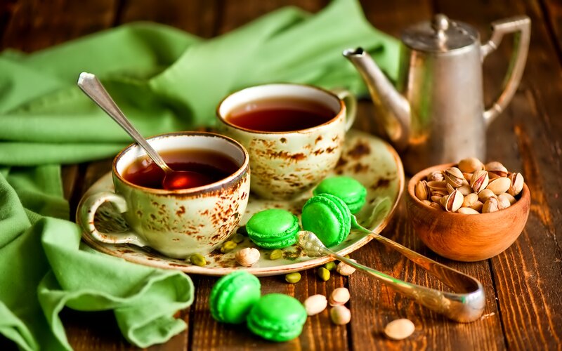 Green Macarons with Tea — Cozy