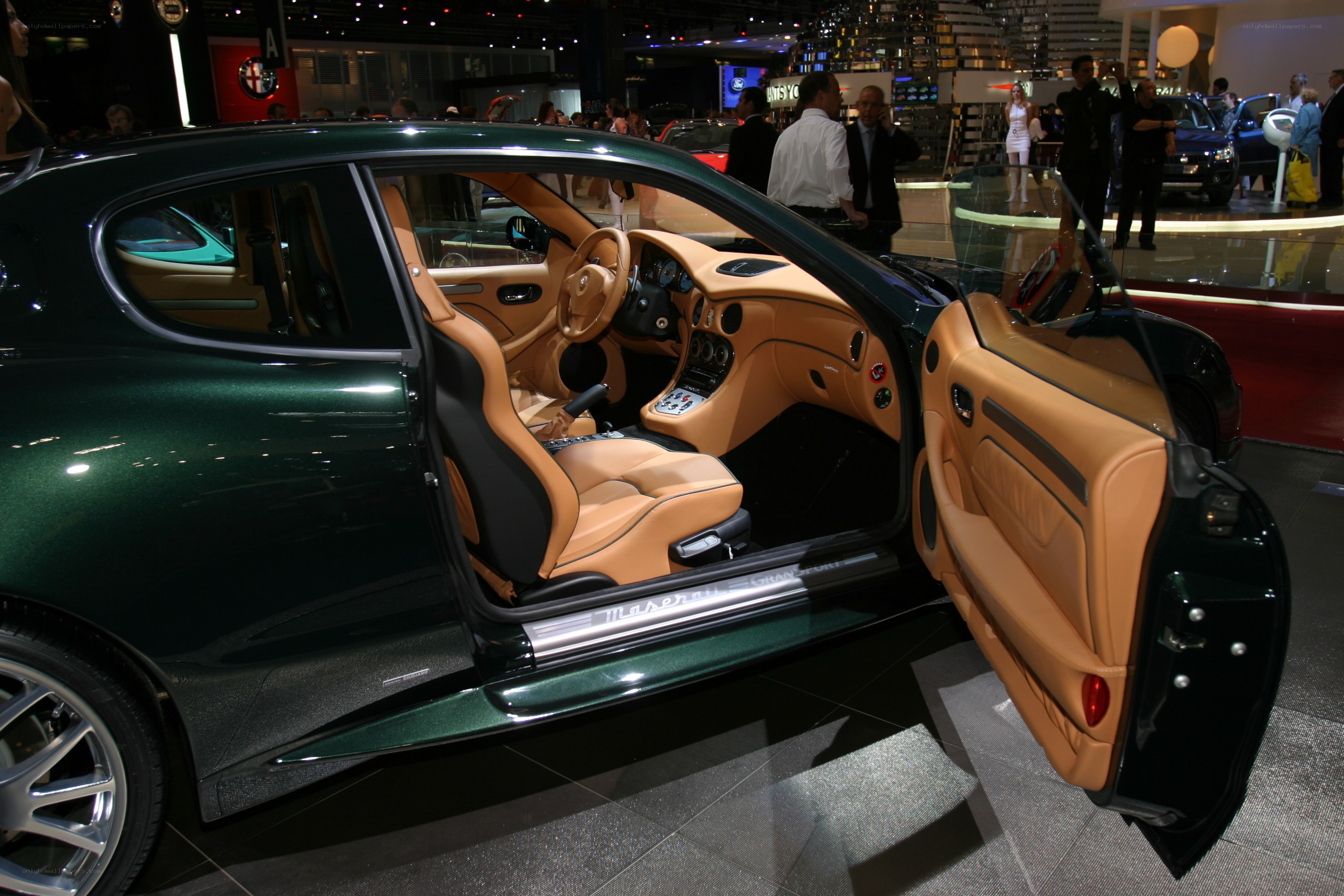 Green Maserati GranSport interior