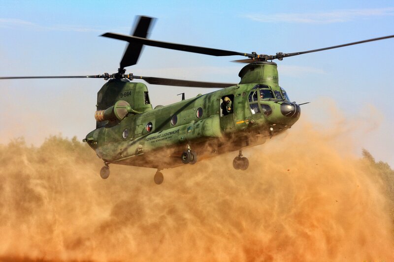 Green Military Helicopter — Dynamic