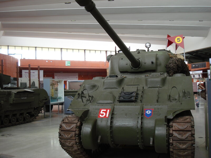 Green Military Tank — Neutral, Photograph