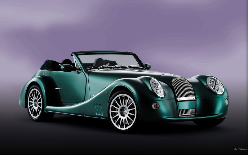 green morgan plus 8 sports car
