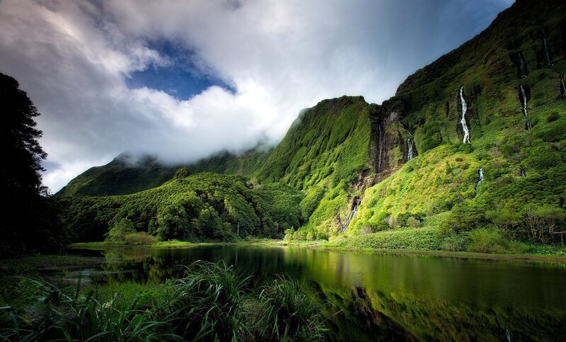 Green Mountain Lake — Dramatic