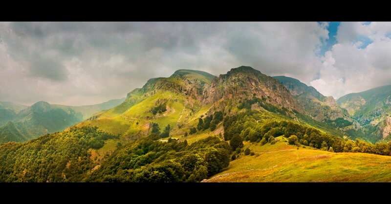 Green Mountain Landscape — Dramatic