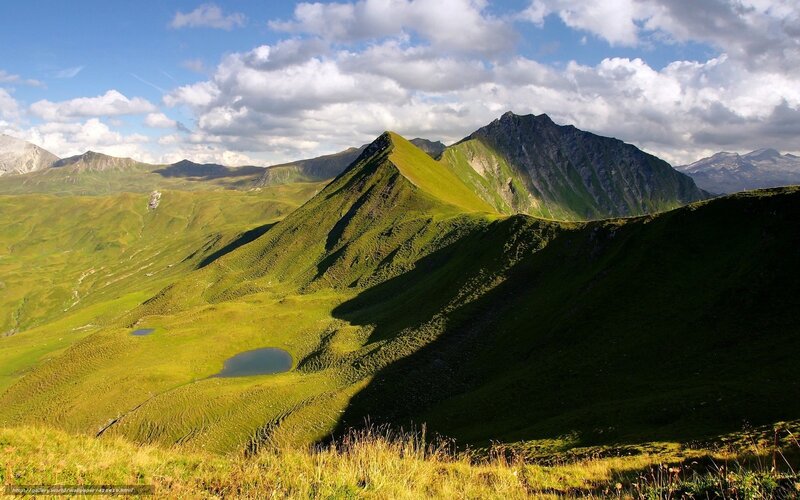 Green Mountain Peaks — Serene