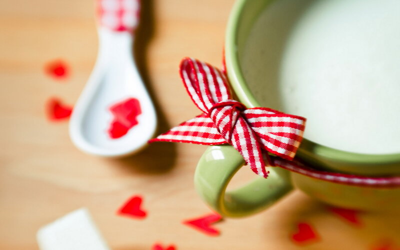 Green Mug with Ribbon — Cozy