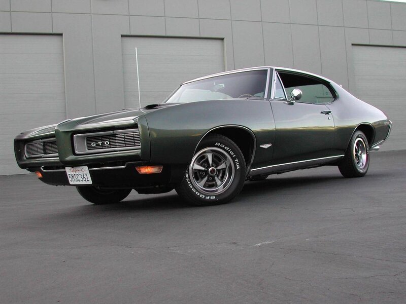 Green Muscle Car — Calm, Photograph, Building