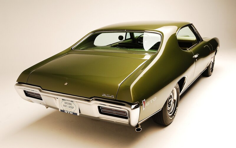 Green Muscle Car — Olive Green, Neutral