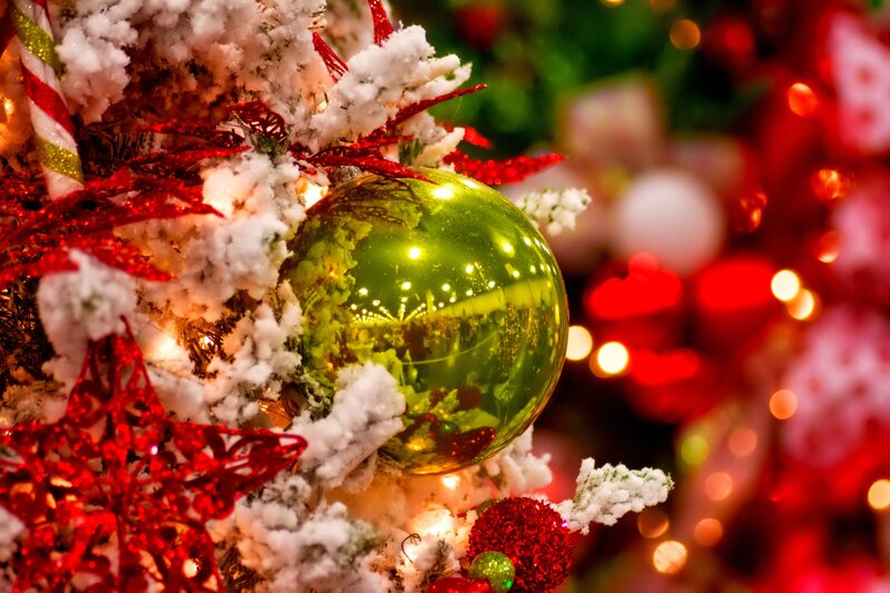 Green Ornament on Tree — Red