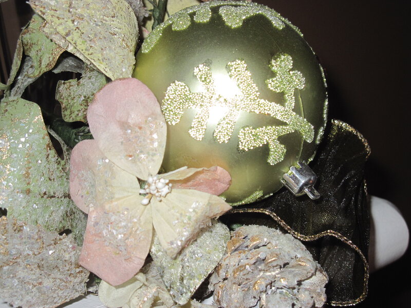 Green Ornament with Flower