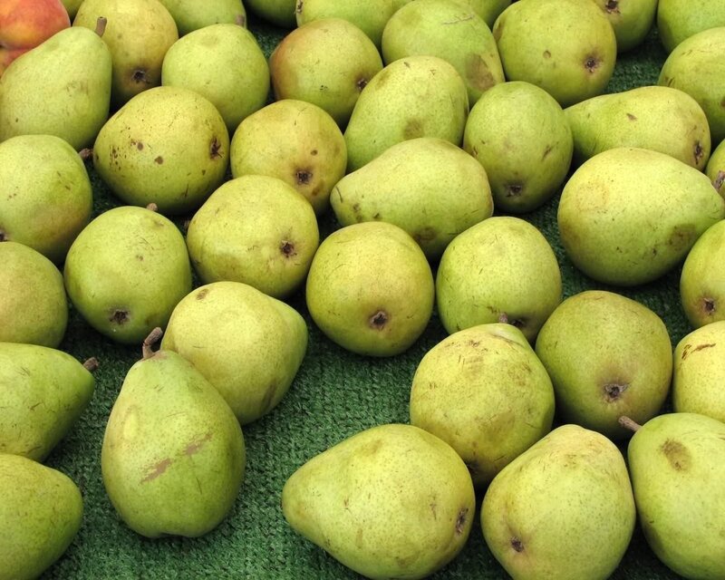 green pears on display