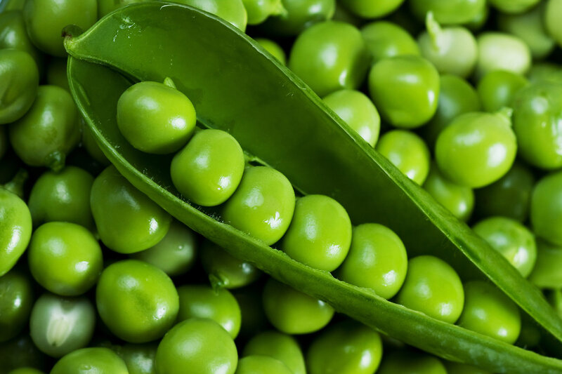 Green Peas in Pod — Fresh