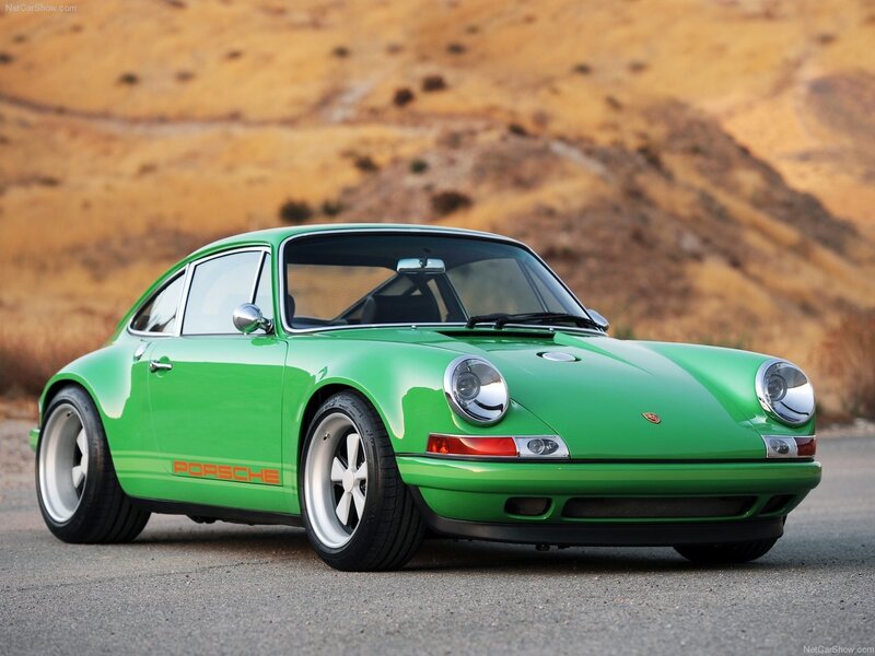 Green Porsche 911