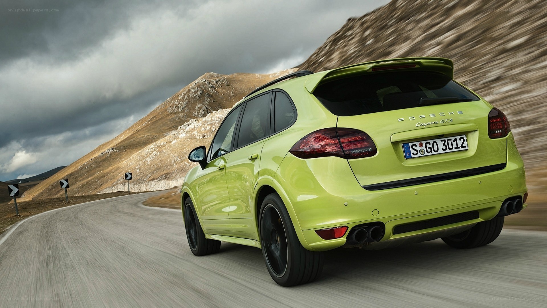 Green Porsche Cayenne GTS