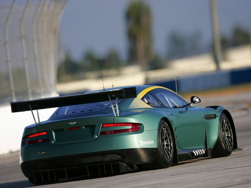 Green Race Car — Dynamic, Afternoon, Photograph, Race Track, Rear Wing