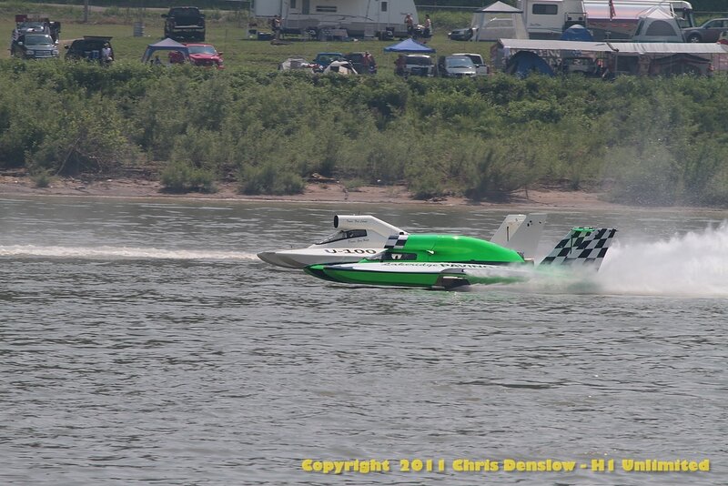 Green Racing Boat — Active