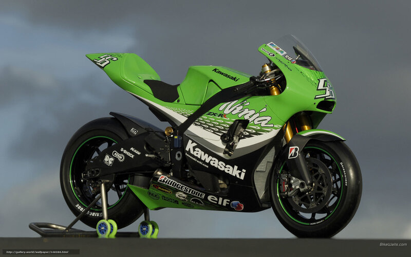 Green Racing Motorcycle — Dramatic, Photograph