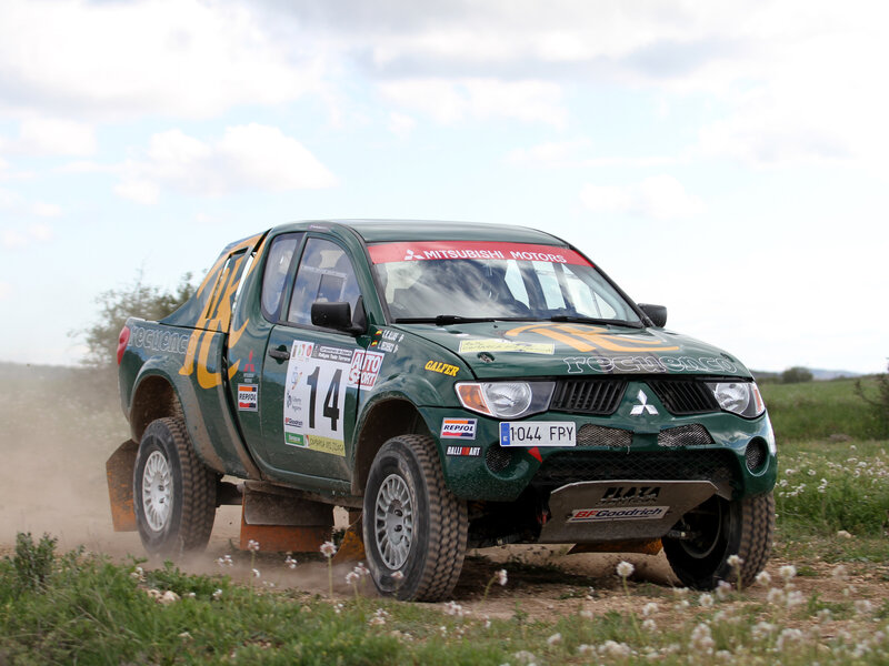 Green Rally Truck — Dynamic