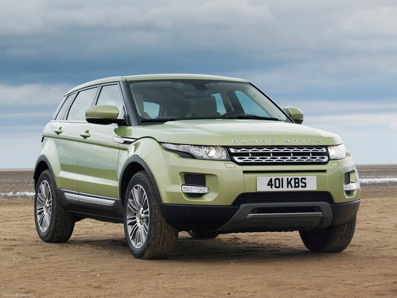 Green Range Rover Suv — Dramatic