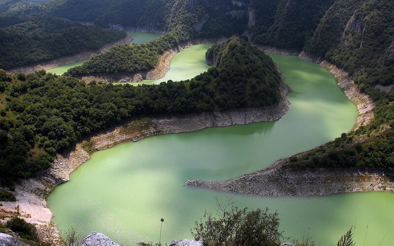 Green River in Canyon — Serene, Afternoon, Photograph, Mountain
