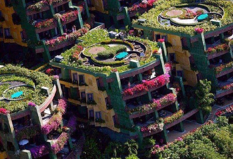 Green-roofed Buildings — Green
