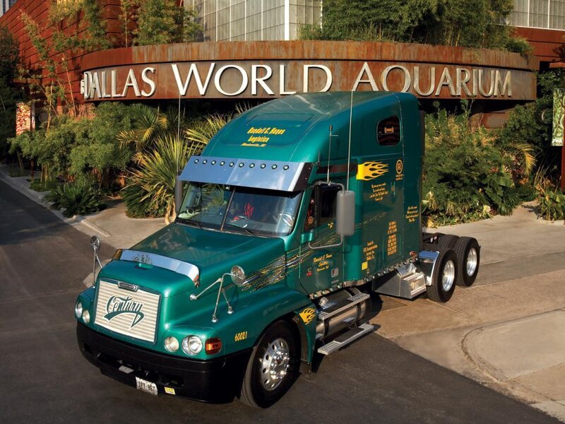 Green semi-truck at Dallas World Aquarium