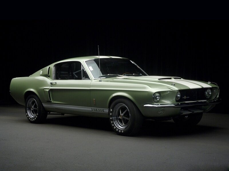 Green Shelby GT500 muscle car
