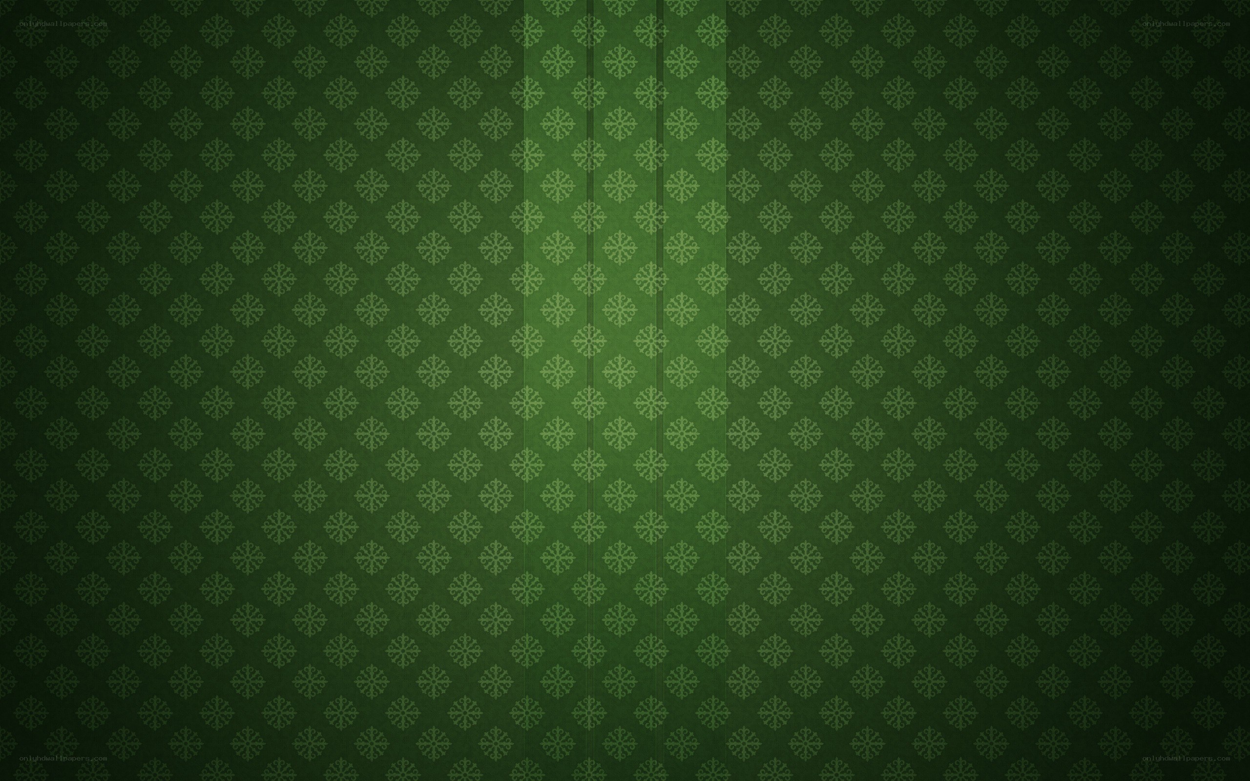 green snowflake pattern