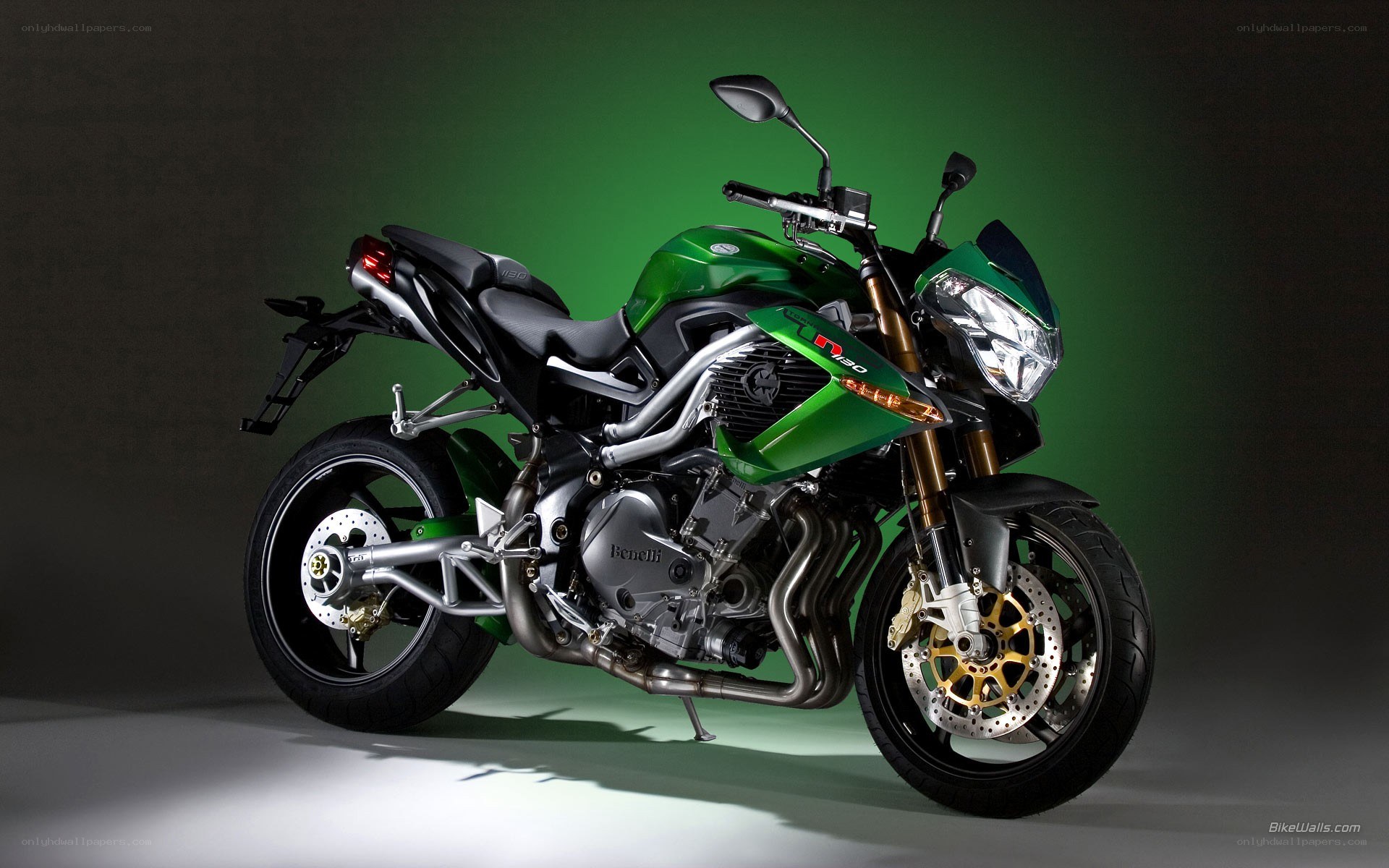 green sport motorcycle