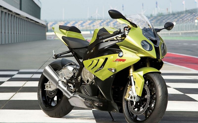 Green Sport Motorcycle — Lime Green, Dynamic