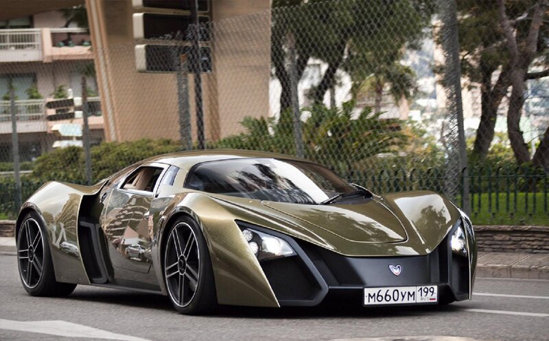 Green Sports Car — Calm