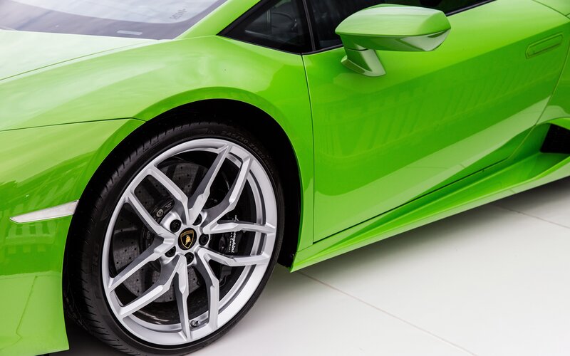 Green Sports Car Wheel — Lime Green