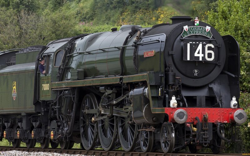 Green Steam Locomotive — Calm