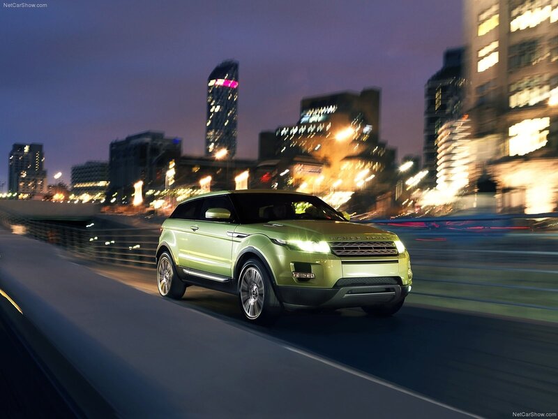 Green SUV on Bridge — Dynamic