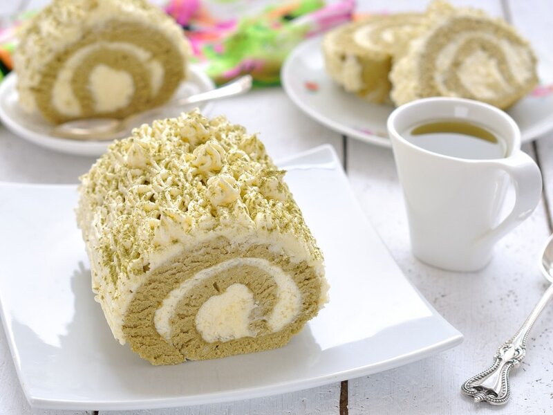 Green Tea Roll Cake — White