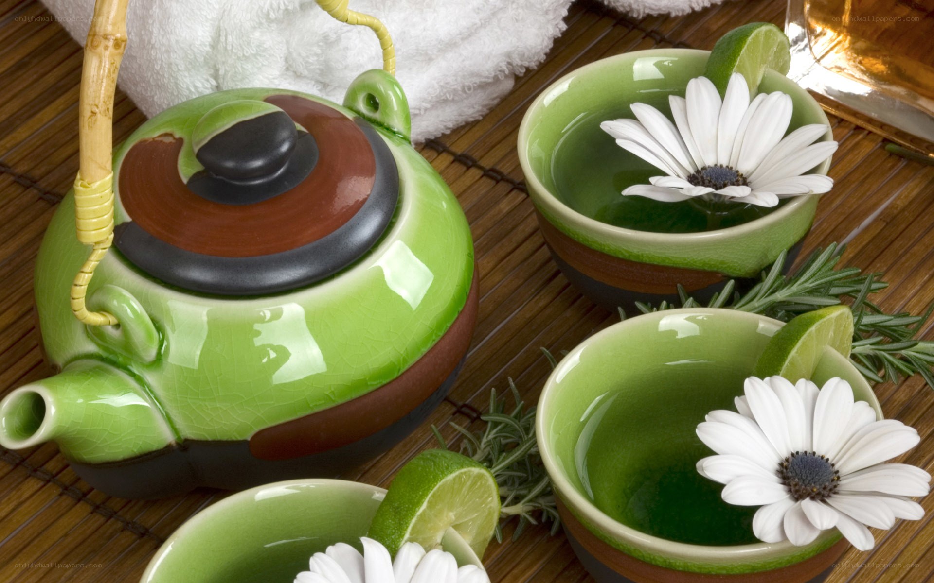 Green tea set with flowers