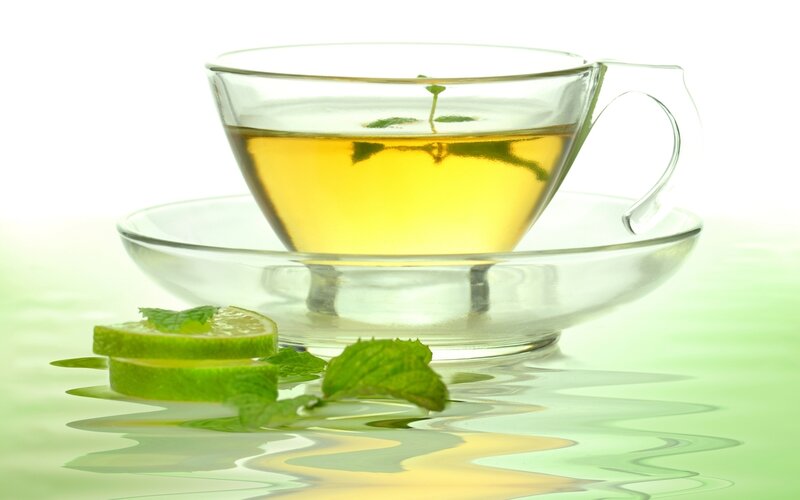 green tea with mint and lime