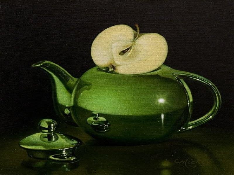 Green Teapot with Apple