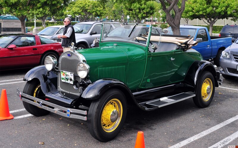 Green Vintage Car — Calm, Afternoon, Photograph, Man, Trees