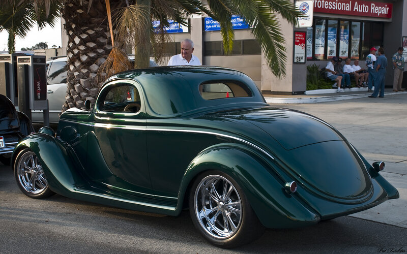 Green Vintage Car — Calm, Afternoon, Photograph, Palm Tree