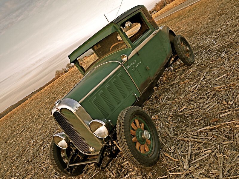 Green Vintage Car — Dramatic, Sunset