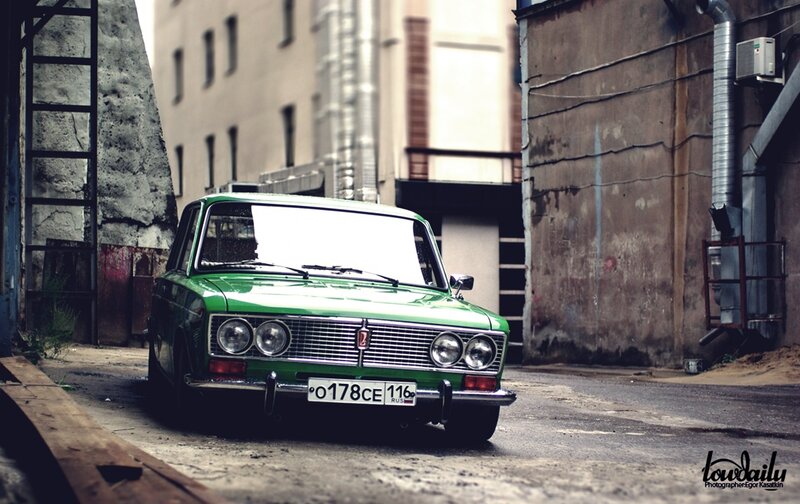 Green Vintage Car — Gritty