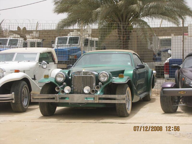 Green Vintage Car — Neutral, Afternoon