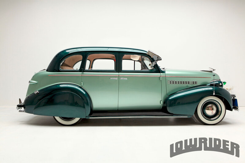 Green Vintage Car — Neutral, Photograph