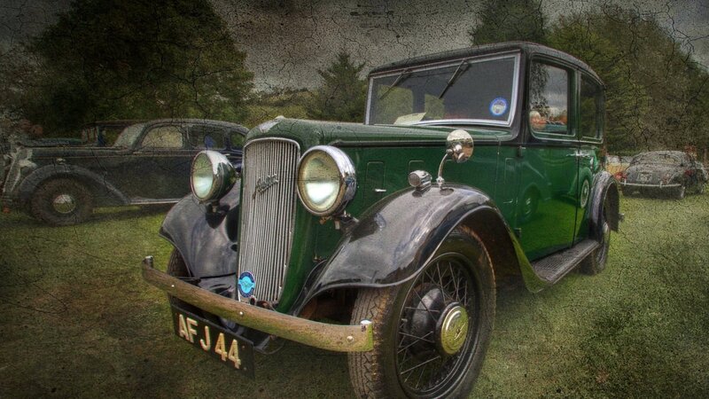 Green Vintage Car — Nostalgic