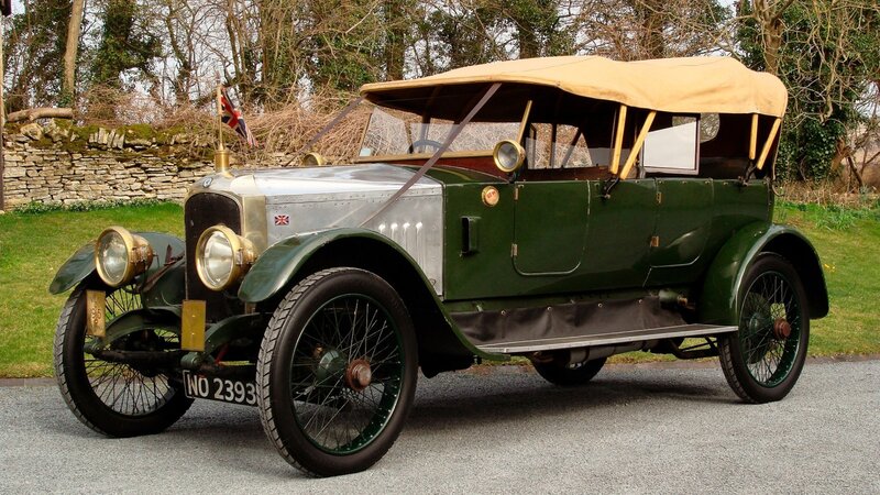 Green Vintage Car — Serene, Spring