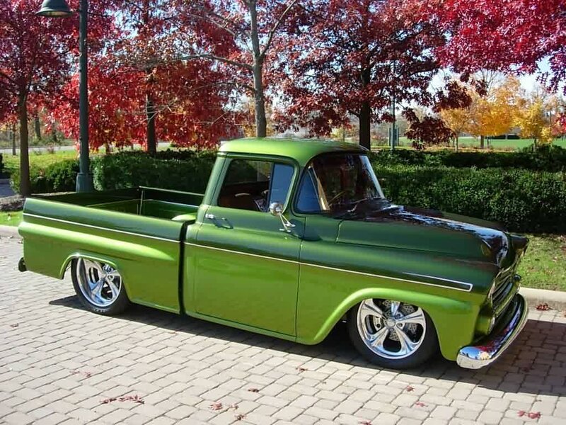 Green Vintage Pickup Truck — Calm