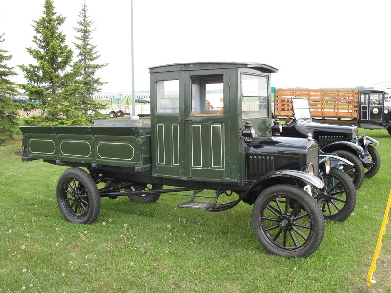 Green Vintage Truck — Calm